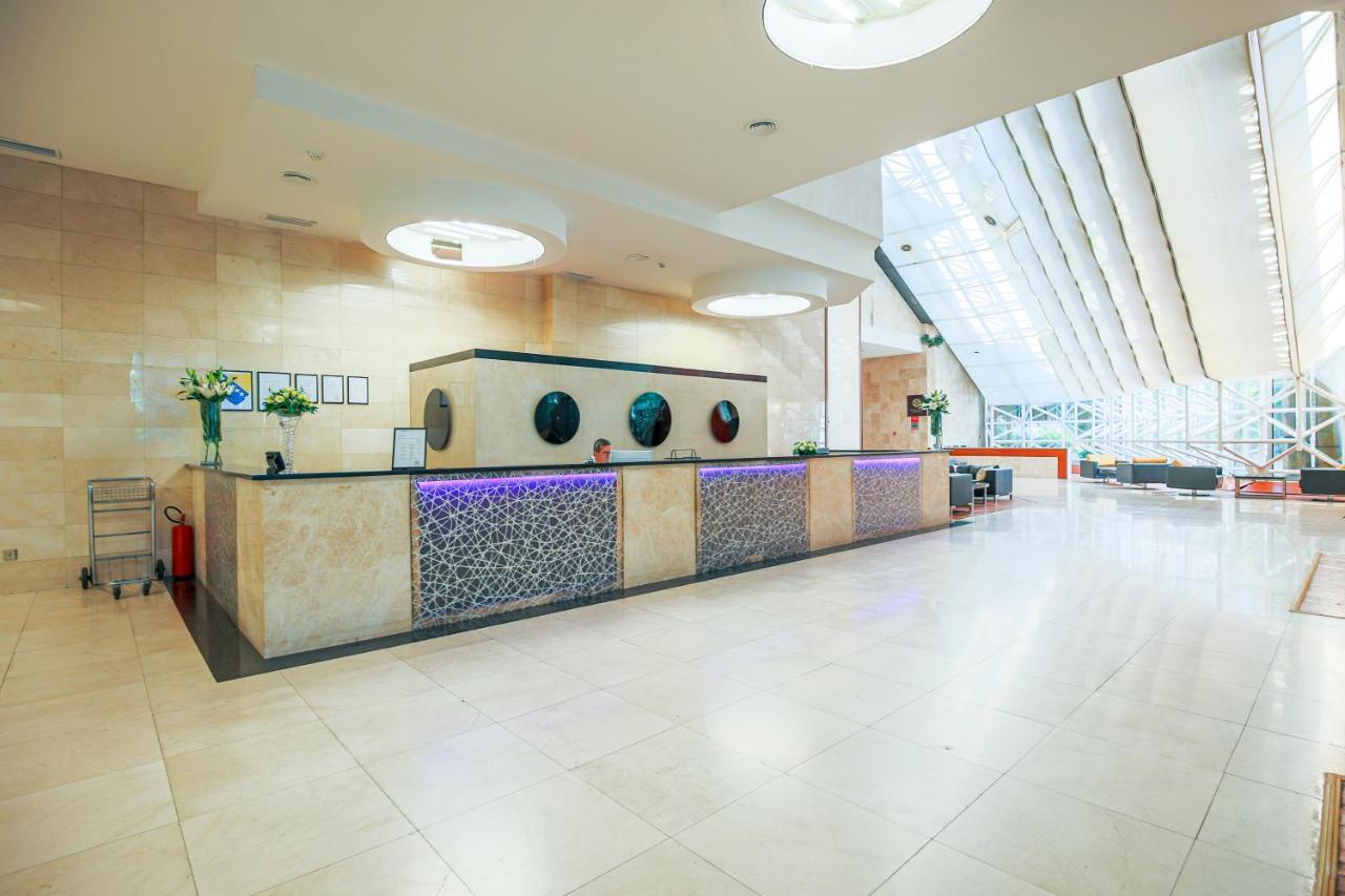 Grand Hotel Tuzla Buitenkant foto