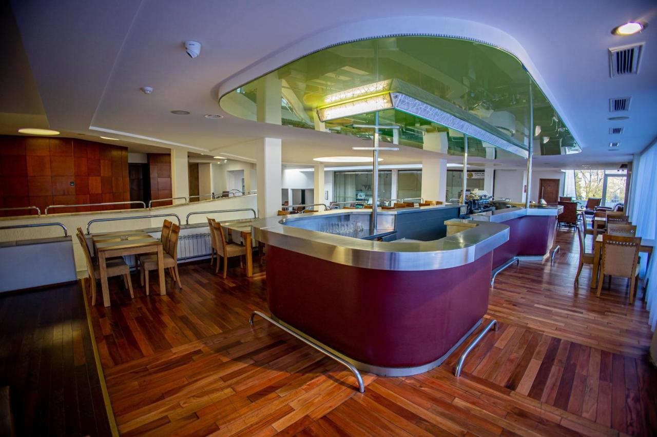 Grand Hotel Tuzla Buitenkant foto
