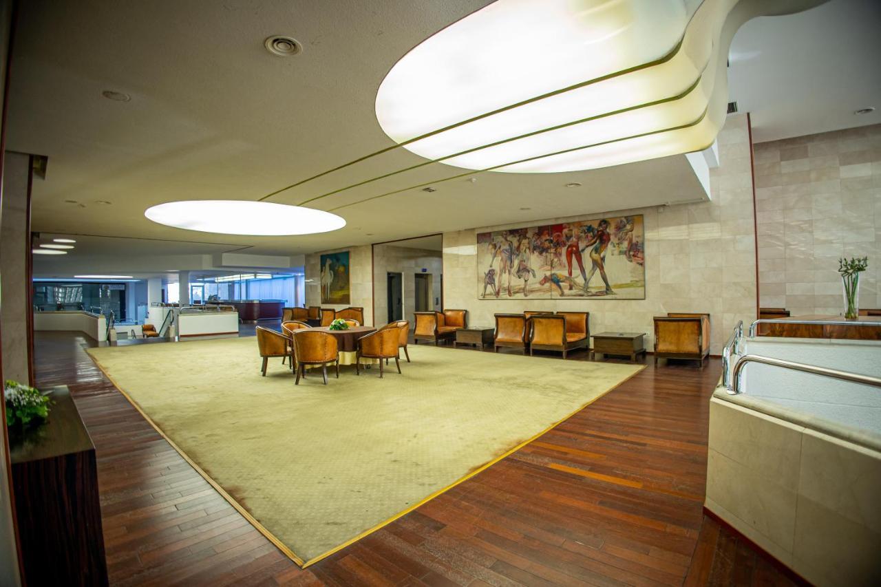 Grand Hotel Tuzla Buitenkant foto
